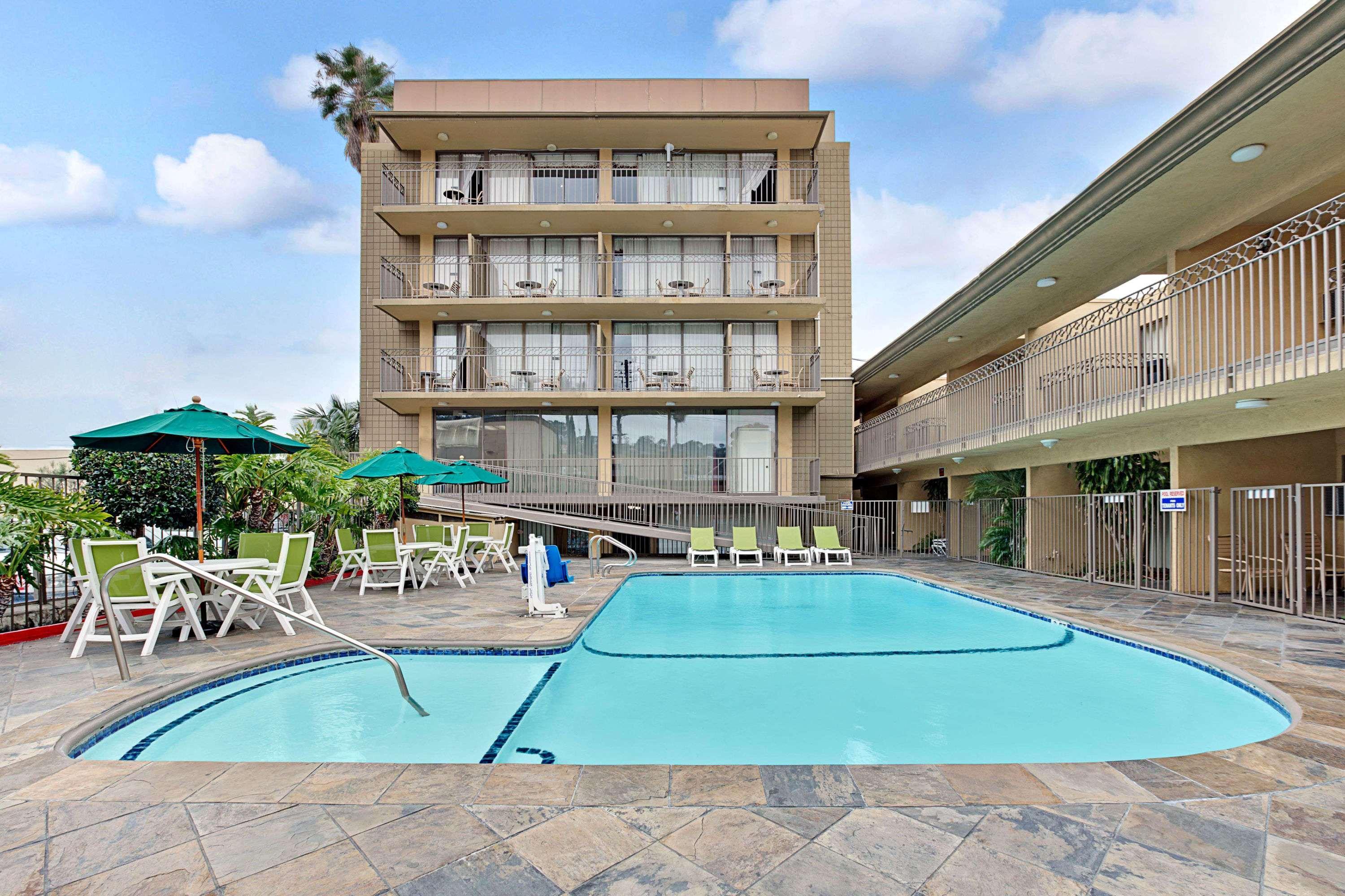 Vivo Flex Living Torrance Otel Dış mekan fotoğraf